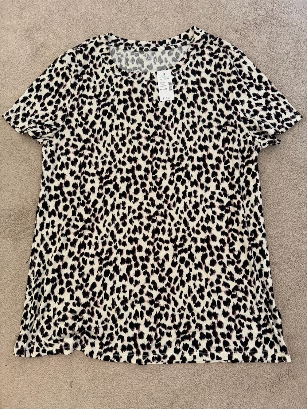 Maurices Black and Cream with Mauve Leopard Print Short Sleeve Tee